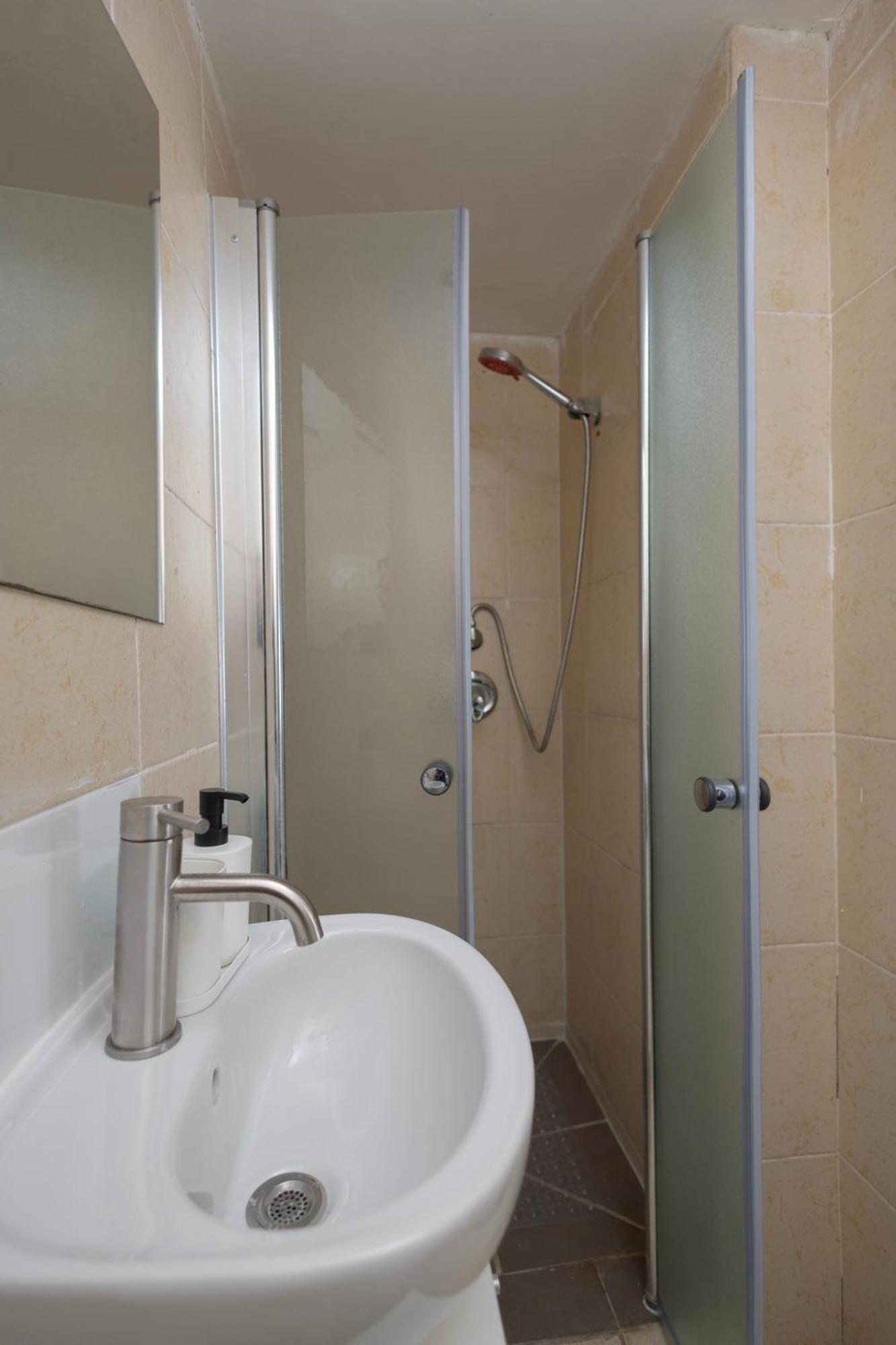 Tlv Port Perfect 1bd With A Shelter Căn hộ *