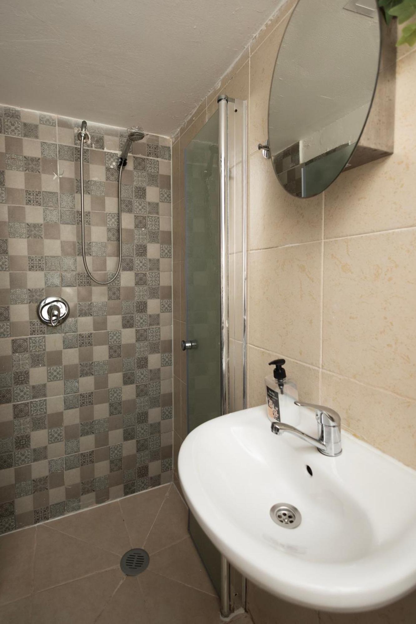 Tlv Port Perfect 1bd With A Shelter Căn hộ